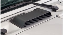 Kryt přívodu vzduchu na kapotu Bushwacker Jeep Wrangler JK