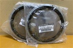 Sada těsnění na koule nápravy OE Nissan Patrol Y61, levá + pravá Sada těsnění na koule nápravy OE Nissan Patrol Y61, levá + pravá