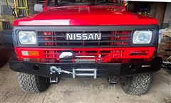 Přední pevnostní nárazník Nissan Patrol K160 / K260