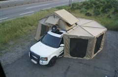 Offroad expediční roleta 2m FOX včetně bočních stěn na stranu řidiče s podlahou Offroad expediční roleta 2m FOX včetně bočních stěn na stranu řidiče s podlahou