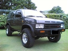 Laminátové přední blatníky Nissan Terrano I L+P