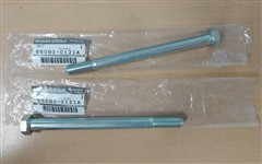 Originální šrouby do zadních ramen Nissan Patrol Y60 a Y61 (do rámu)