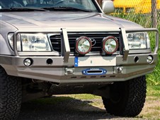 Přední pevnostní nárazník Toyota LC 100 Přední pevnostní nárazník Toyota LC 100