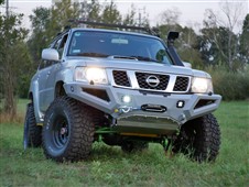 Přední pevnostní nárazník Nissan Patrol Y61 GU4
