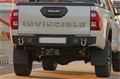 Zadní pevnostní nárazník Toyota Hilux (2015-)