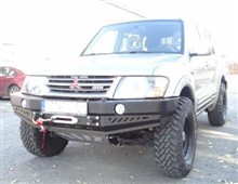 Přední pevnostní nárazník Mitsubishi Pajero III (00-06) bez bullbaru