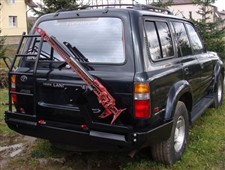 Držák rezervního kola k pevnostnímu nárazníku Toyota LC 80