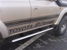 Nášlapy Toyota LC80