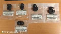 Sada gumových prachovek na spínače dveří Nissan Patrol Y61 originál