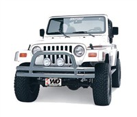 Přední leštěný pevnostní nárazník Smittybilt Jeep Wrangler YJ (87-96)